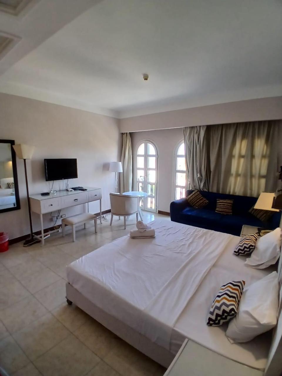 In Gouna With Access *